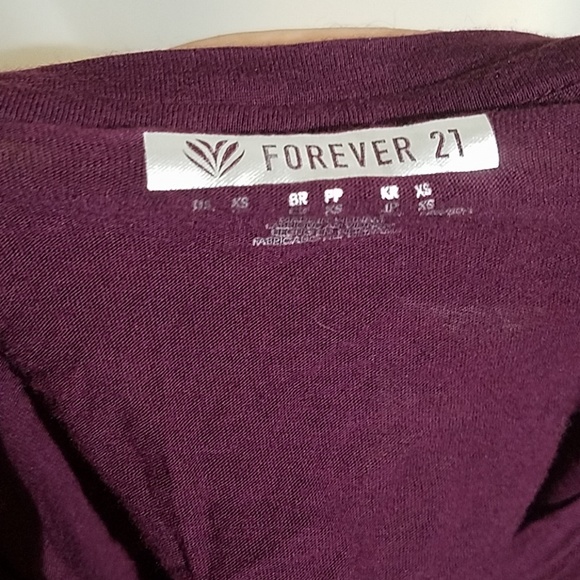 Forever 21 sexy athletic top with thumb holes E4 - Picture 4 of 4